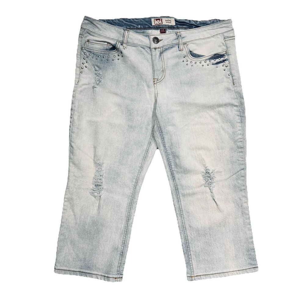 LEI Ashley Low Rise Capri Jeans 15 (34x19) Light Wash Super Stretch Embellished